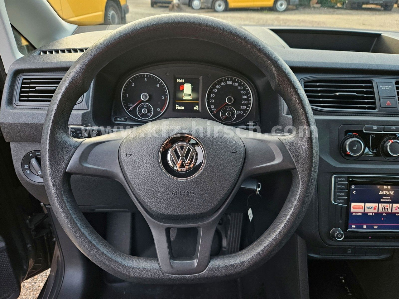 Putnički kombi Volkswagen Caddy Temp*Sitzhzg*Navi*Blueth*2xSchiebetüre*1Hd: slika Putnički kombi Volkswagen Caddy Temp*Sitzhzg*Navi*Blueth*2xSchiebetüre*1Hd