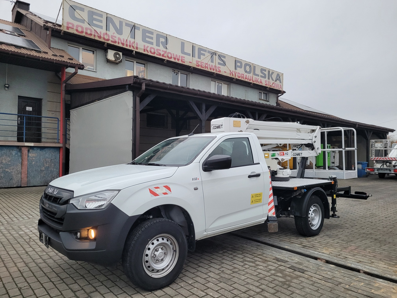 Isuzu D-Max 4x4 podnośnik koszowy 16 m Comet New Eurosky bucket truck boom lift - Podizna platforma montirana na kamion: slika Isuzu D-Max 4x4 podnośnik koszowy 16 m Comet New Eurosky bucket truck boom lift - Podizna platforma montirana na kamion Isuzu D-Max 4x4 podnośnik koszowy 16 m Comet New Eurosky bucket truck boom lift - Podizna platforma montirana na kamion: slika Isuzu D-Max 4x4 podnośnik koszowy 16 m Comet New Eurosky bucket truck boom lift - Podizna platforma montirana na kamion