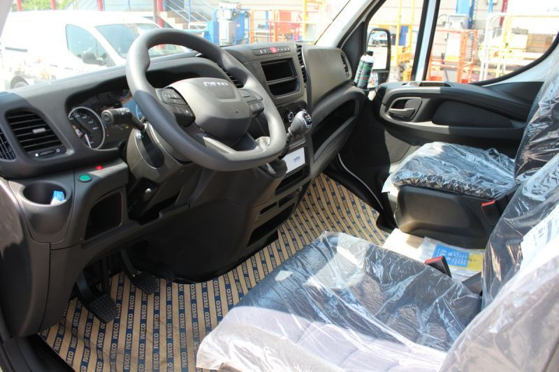 Novi Podizna platforma montirana na kamion Oil&Steel Scorpion 1812 podnośnik koszowy 18 m zamontowany na Iveco Daily: slika Novi Podizna platforma montirana na kamion Oil&Steel Scorpion 1812 podnośnik koszowy 18 m zamontowany na Iveco Daily