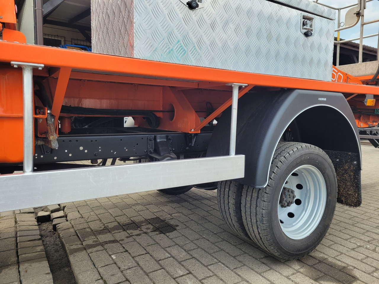 Podizna platforma montirana na kamion Renault Maxity podnośnik koszowy 25 m CMC PLA250: slika Podizna platforma montirana na kamion Renault Maxity podnośnik koszowy 25 m CMC PLA250 Podizna platforma montirana na kamion Renault Maxity podnośnik koszowy 25 m CMC PLA250: slika Podizna platforma montirana na kamion Renault Maxity podnośnik koszowy 25 m CMC PLA250