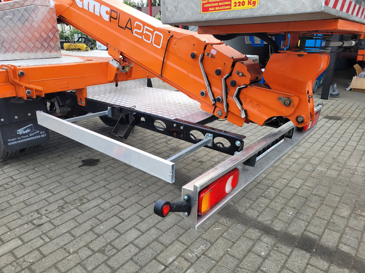 Podizna platforma montirana na kamion Renault Maxity podnośnik koszowy 25 m CMC PLA250: slika Podizna platforma montirana na kamion Renault Maxity podnośnik koszowy 25 m CMC PLA250 Podizna platforma montirana na kamion Renault Maxity podnośnik koszowy 25 m CMC PLA250: slika Podizna platforma montirana na kamion Renault Maxity podnośnik koszowy 25 m CMC PLA250