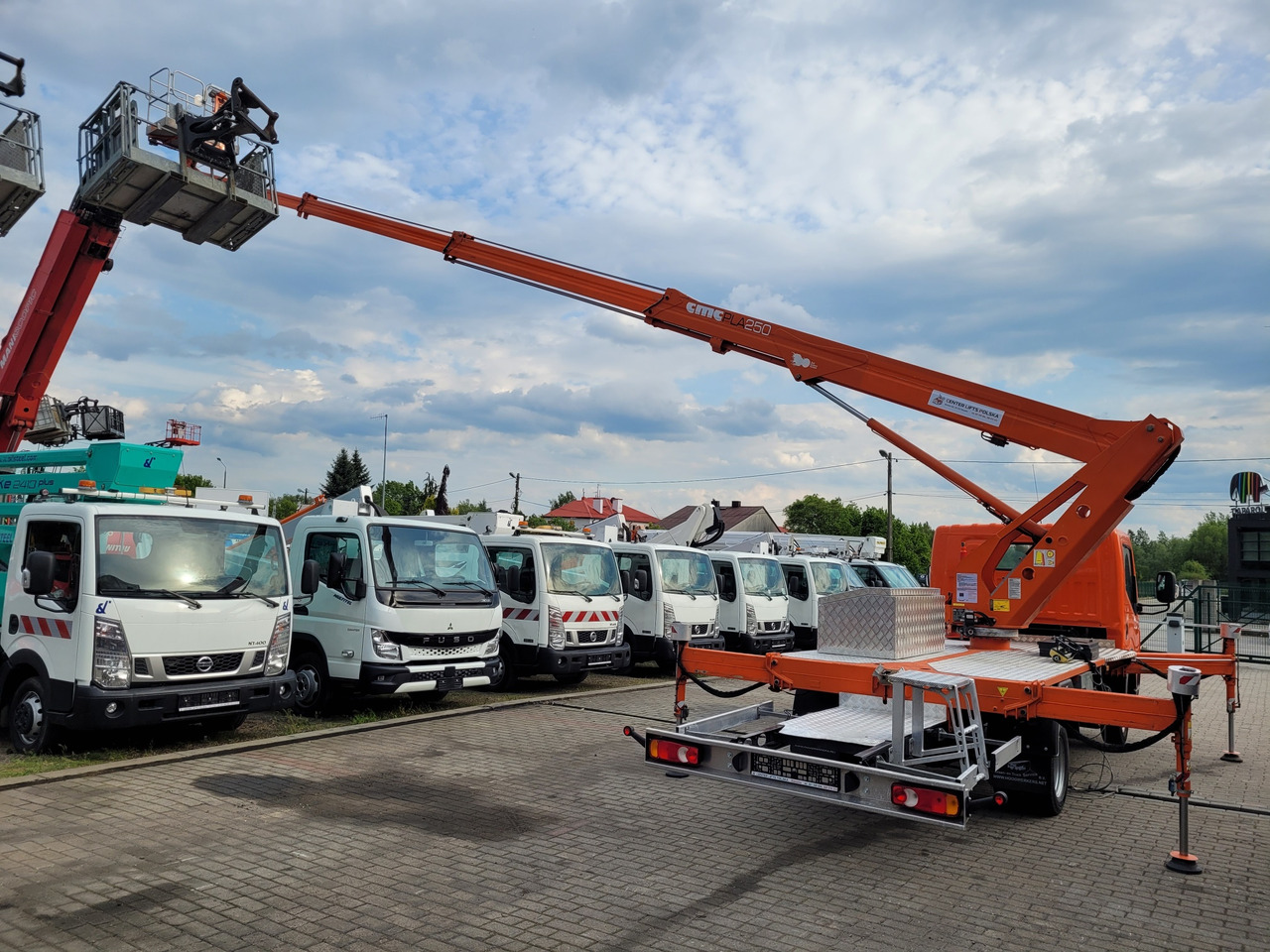 Podizna platforma montirana na kamion Renault Maxity podnośnik koszowy 25 m CMC PLA250: slika Podizna platforma montirana na kamion Renault Maxity podnośnik koszowy 25 m CMC PLA250 Podizna platforma montirana na kamion Renault Maxity podnośnik koszowy 25 m CMC PLA250: slika Podizna platforma montirana na kamion Renault Maxity podnośnik koszowy 25 m CMC PLA250