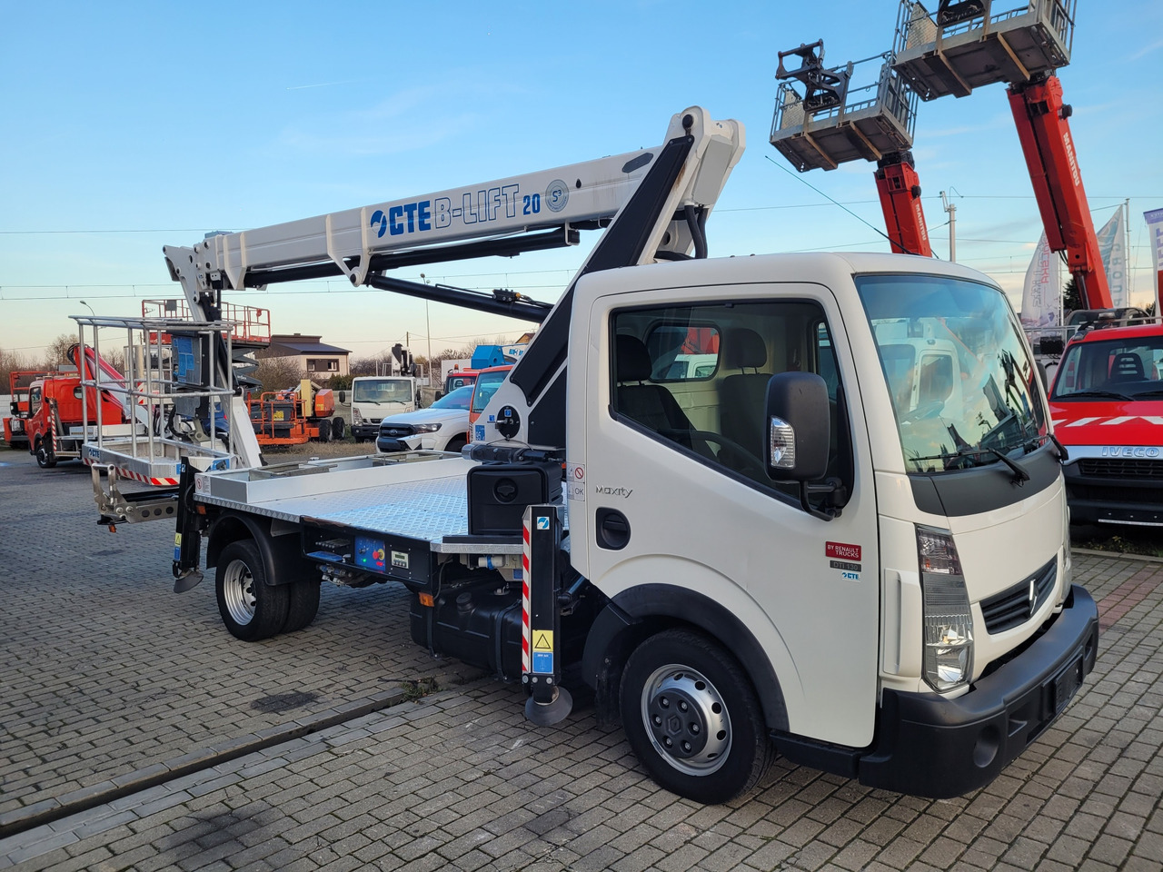 Renault Maxity podnośnik koszowy zwyżka 20 m CTE B-lift 20 JHV - Podizna platforma montirana na kamion: slika Renault Maxity podnośnik koszowy zwyżka 20 m CTE B-lift 20 JHV - Podizna platforma montirana na kamion Renault Maxity podnośnik koszowy zwyżka 20 m CTE B-lift 20 JHV - Podizna platforma montirana na kamion: slika Renault Maxity podnośnik koszowy zwyżka 20 m CTE B-lift 20 JHV - Podizna platforma montirana na kamion