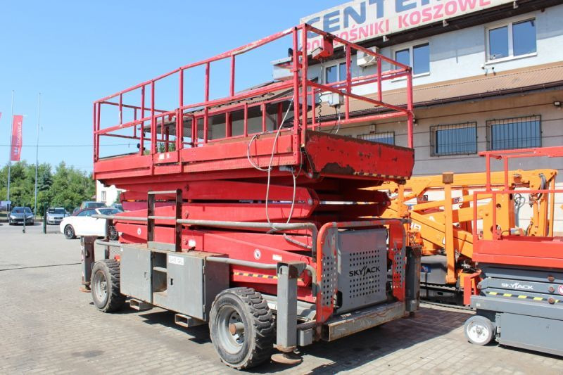 Podnośnik nożycowy 4x4 spalinowy 17 m Skyjack SJ9250 - Škarasta podizna platforma: slika podnośnik nożycowy 4x4 spalinowy 17 m Skyjack SJ9250 - Škarasta podizna platforma Podnośnik nożycowy 4x4 spalinowy 17 m Skyjack SJ9250 - Škarasta podizna platforma: slika podnośnik nożycowy 4x4 spalinowy 17 m Skyjack SJ9250 - Škarasta podizna platforma