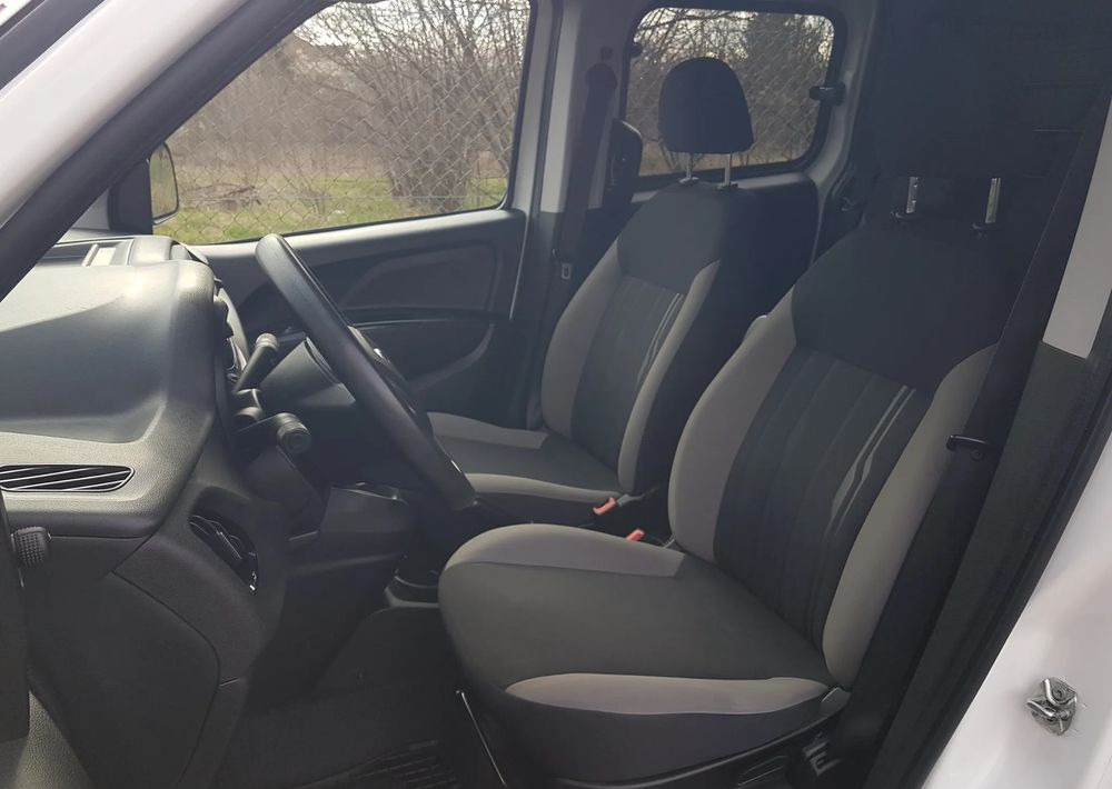 Automobil Fiat Doblo 1.6 Multijet 16V Easy: slika Automobil Fiat Doblo 1.6 Multijet 16V Easy
