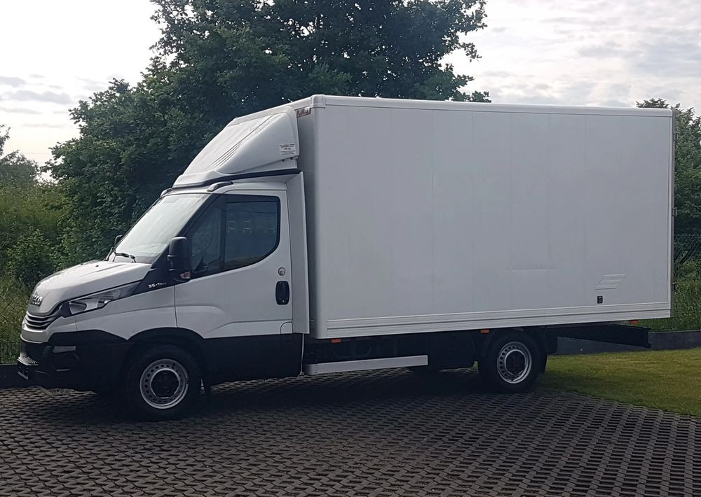 Iveco DAILY 3,0 KLIMA 8EP KONTENER 4,22x2,10x2,11 AC KRAJOWY DMC 3500 KG 35-150 - Dostavno vozilo sa zatvorenim sandukom: slika Iveco DAILY 3,0 KLIMA 8EP KONTENER 4,22x2,10x2,11 AC KRAJOWY DMC 3500 KG 35-150 - Dostavno vozilo sa zatvorenim sandukom Iveco DAILY 3,0 KLIMA 8EP KONTENER 4,22x2,10x2,11 AC KRAJOWY DMC 3500 KG 35-150 - Dostavno vozilo sa zatvorenim sandukom: slika Iveco DAILY 3,0 KLIMA 8EP KONTENER 4,22x2,10x2,11 AC KRAJOWY DMC 3500 KG 35-150 - Dostavno vozilo sa zatvorenim sandukom