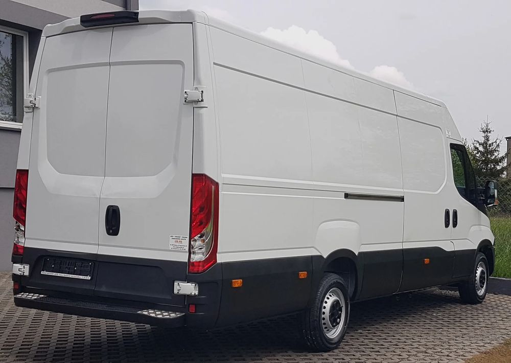 Iveco DAILY 35S15 3,0 MAXI DŁUGI WYSOKI KLIMATRONIK TEMPOMAT BLASZAK VAN - Furgon: slika Iveco DAILY 35S15 3,0 MAXI DŁUGI WYSOKI KLIMATRONIK TEMPOMAT BLASZAK VAN - Furgon Iveco DAILY 35S15 3,0 MAXI DŁUGI WYSOKI KLIMATRONIK TEMPOMAT BLASZAK VAN - Furgon: slika Iveco DAILY 35S15 3,0 MAXI DŁUGI WYSOKI KLIMATRONIK TEMPOMAT BLASZAK VAN - Furgon