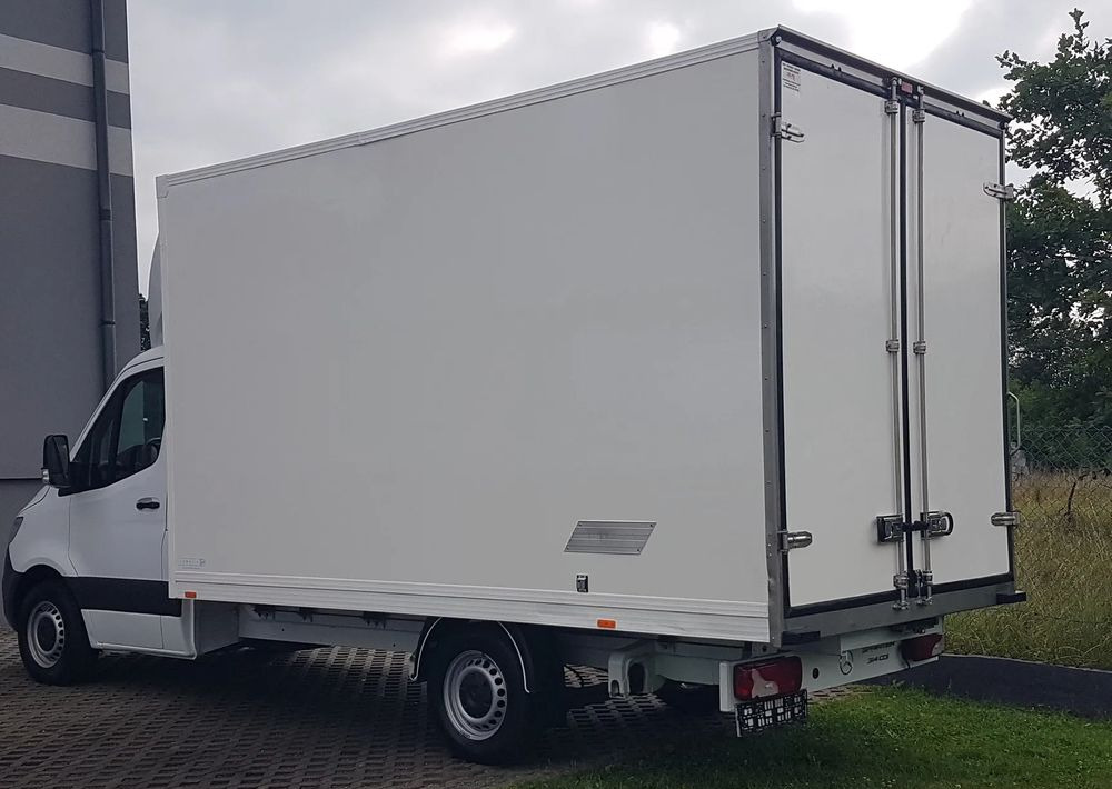 Mercedes-Benz Sprinter KONTENER 8EP 4,11x2,15x2,30 KLIMA 314 CDI MANUAL KRAJOWY - Dostavno vozilo sa zatvorenim sandukom: slika Mercedes-Benz Sprinter KONTENER 8EP 4,11x2,15x2,30 KLIMA 314 CDI MANUAL KRAJOWY - Dostavno vozilo sa zatvorenim sandukom Mercedes-Benz Sprinter KONTENER 8EP 4,11x2,15x2,30 KLIMA 314 CDI MANUAL KRAJOWY - Dostavno vozilo sa zatvorenim sandukom: slika Mercedes-Benz Sprinter KONTENER 8EP 4,11x2,15x2,30 KLIMA 314 CDI MANUAL KRAJOWY - Dostavno vozilo sa zatvorenim sandukom
