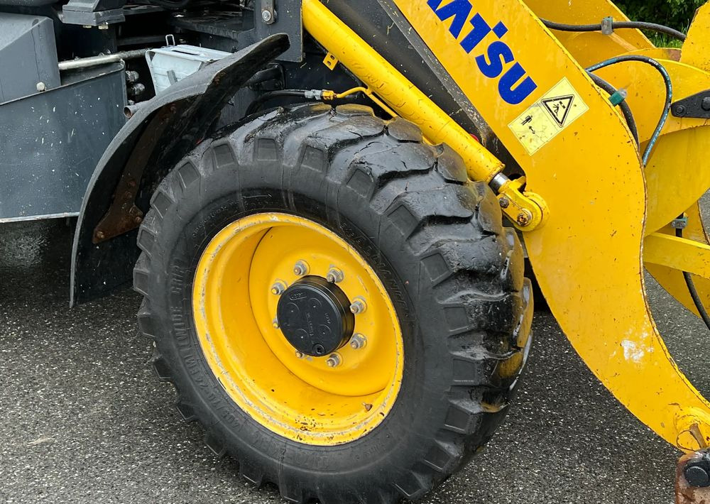 Komatsu Ładowarka KOMATSU WA 90 STAN IDEALNY - Utovarivač na kotačima: slika Komatsu Ładowarka KOMATSU WA 90 STAN IDEALNY - Utovarivač na kotačima Komatsu Ładowarka KOMATSU WA 90 STAN IDEALNY - Utovarivač na kotačima: slika Komatsu Ładowarka KOMATSU WA 90 STAN IDEALNY - Utovarivač na kotačima