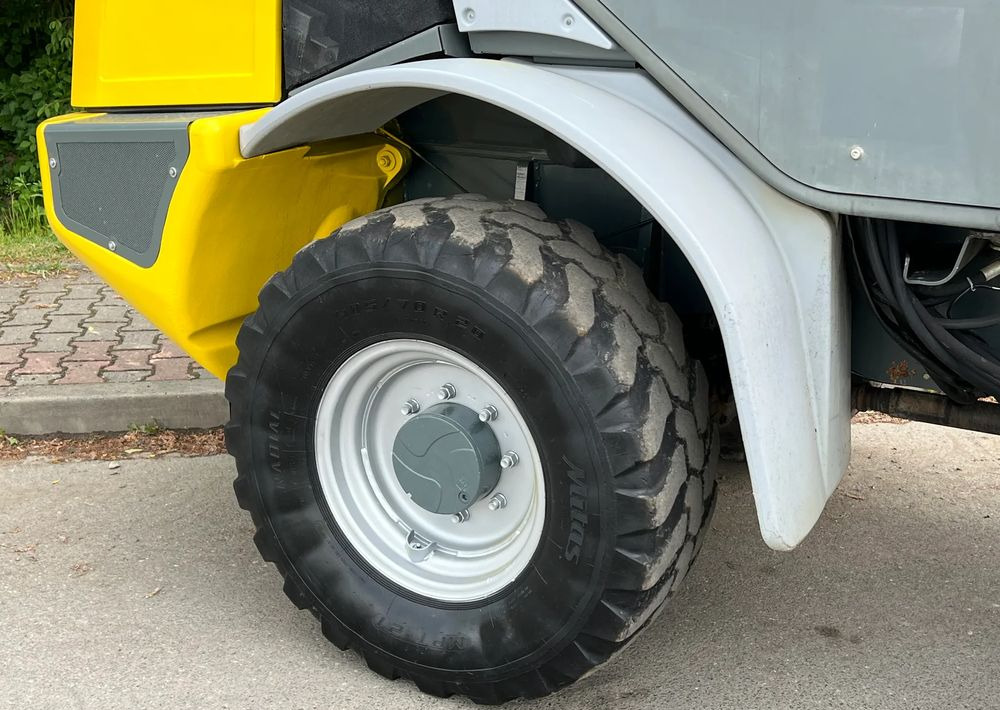 Kramer * Kramer Allrad Neuson 950 * Ładowarka * Sprowadzona * Bardzo Dobry Stan - Utovarivač na kotačima: slika Kramer * Kramer Allrad Neuson 950 * Ładowarka * Sprowadzona * Bardzo Dobry Stan - Utovarivač na kotačima Kramer * Kramer Allrad Neuson 950 * Ładowarka * Sprowadzona * Bardzo Dobry Stan - Utovarivač na kotačima: slika Kramer * Kramer Allrad Neuson 950 * Ładowarka * Sprowadzona * Bardzo Dobry Stan - Utovarivač na kotačima