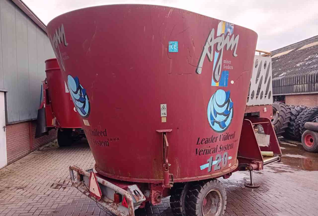 AGM W12 voermengwagen voermachines - Vagon-miješalica za krmivo: slika AGM W12 voermengwagen voermachines - Vagon-miješalica za krmivo AGM W12 voermengwagen voermachines - Vagon-miješalica za krmivo: slika AGM W12 voermengwagen voermachines - Vagon-miješalica za krmivo