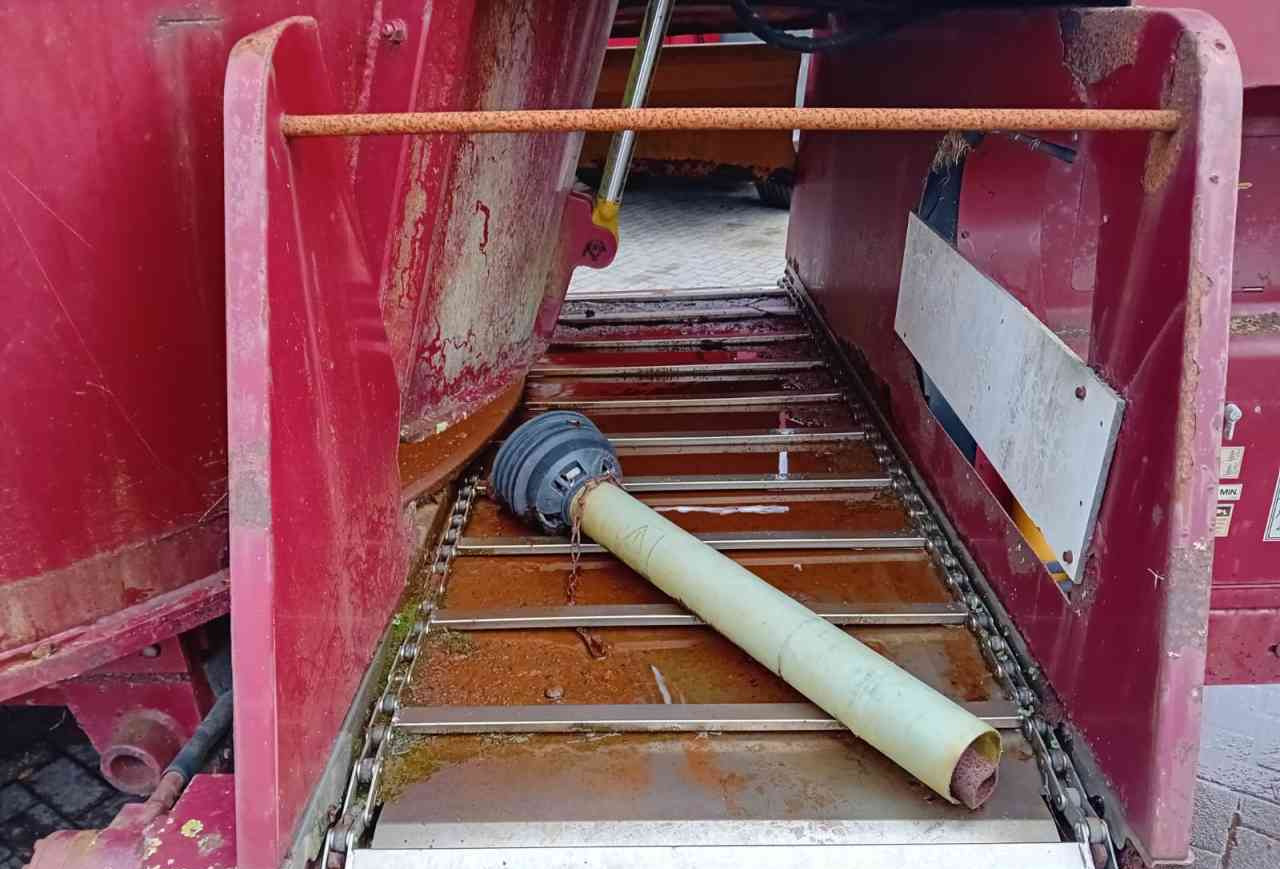 AGM W12 voermengwagen voermachines - Vagon-miješalica za krmivo: slika AGM W12 voermengwagen voermachines - Vagon-miješalica za krmivo AGM W12 voermengwagen voermachines - Vagon-miješalica za krmivo: slika AGM W12 voermengwagen voermachines - Vagon-miješalica za krmivo