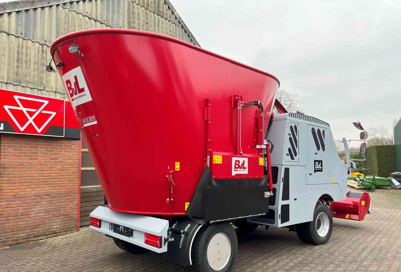 BVL BVL van Lengerich V-MIX Drive Maximus Plus 17.1 LS zelfrijdende - Vagon-miješalica za krmivo: slika BVL BVL van Lengerich V-MIX Drive Maximus Plus 17.1 LS zelfrijdende - Vagon-miješalica za krmivo BVL BVL van Lengerich V-MIX Drive Maximus Plus 17.1 LS zelfrijdende - Vagon-miješalica za krmivo: slika BVL BVL van Lengerich V-MIX Drive Maximus Plus 17.1 LS zelfrijdende - Vagon-miješalica za krmivo