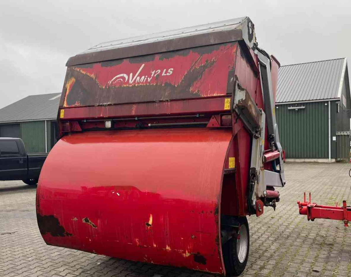 BVL V-Mix 12 LS Voermengwagen Voermachines - Vagon-miješalica za krmivo: slika BVL V-Mix 12 LS Voermengwagen Voermachines - Vagon-miješalica za krmivo BVL V-Mix 12 LS Voermengwagen Voermachines - Vagon-miješalica za krmivo: slika BVL V-Mix 12 LS Voermengwagen Voermachines - Vagon-miješalica za krmivo