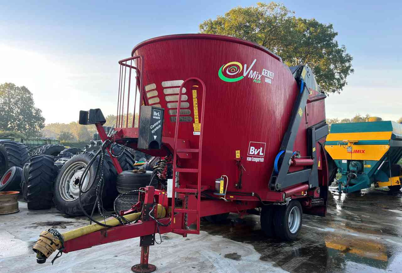 BVL V-Mix 12 LS Voermengwagen Voermachines - Vagon-miješalica za krmivo: slika BVL V-Mix 12 LS Voermengwagen Voermachines - Vagon-miješalica za krmivo BVL V-Mix 12 LS Voermengwagen Voermachines - Vagon-miješalica za krmivo: slika BVL V-Mix 12 LS Voermengwagen Voermachines - Vagon-miješalica za krmivo