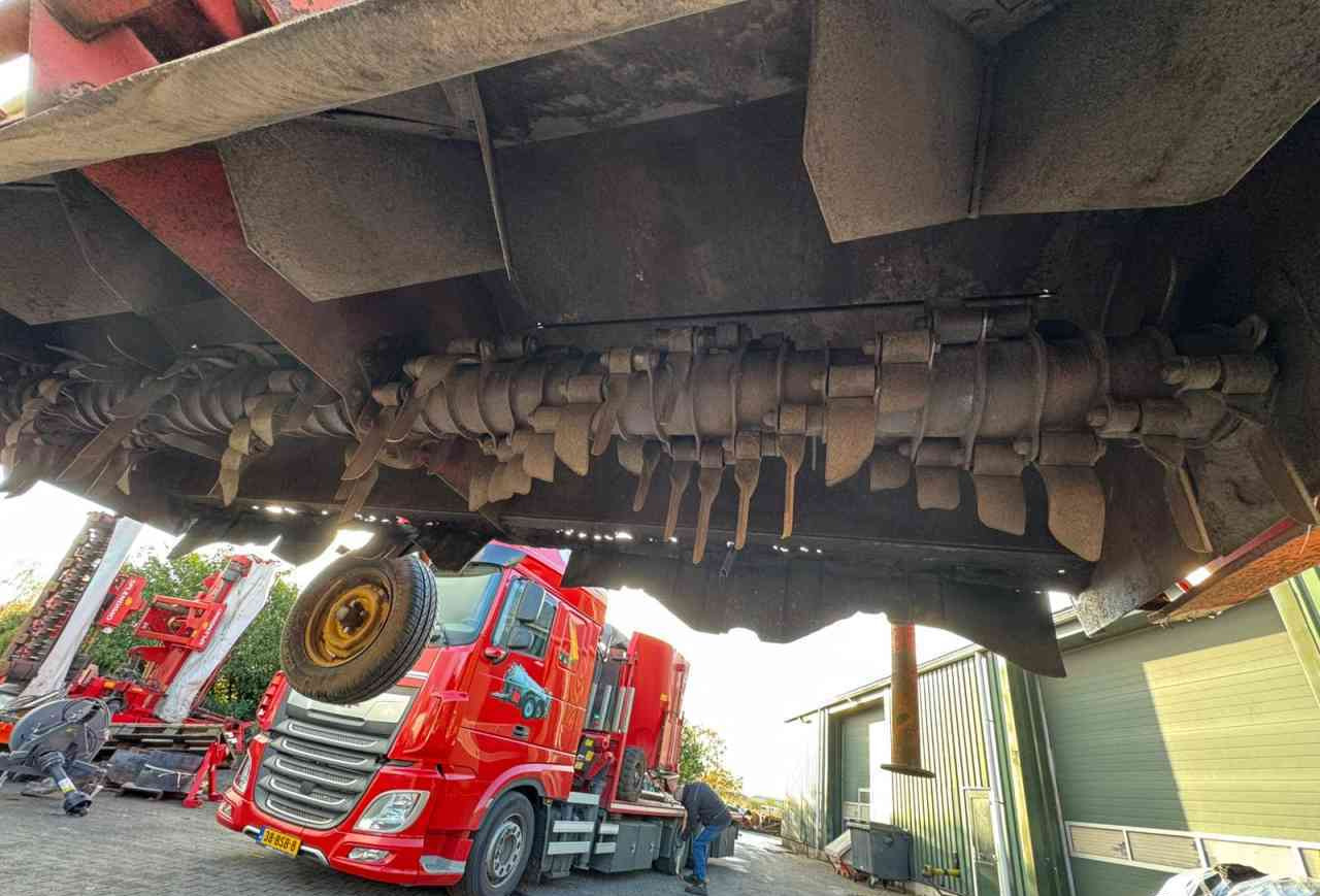 Grimme KS3000 - Malčer za krumpir: slika Grimme KS3000 - Malčer za krumpir Grimme KS3000 - Malčer za krumpir: slika Grimme KS3000 - Malčer za krumpir