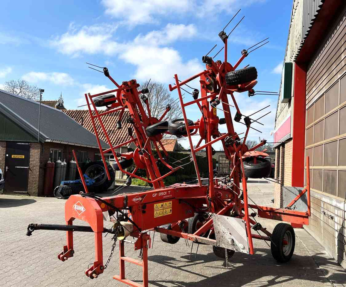 Kuhn GF 8501T Tedder Schudder Kreiselheuer weidebouwmachines - Prevrtač sijena/ Grabulje: slika Kuhn GF 8501T Tedder Schudder Kreiselheuer weidebouwmachines - Prevrtač sijena/ Grabulje Kuhn GF 8501T Tedder Schudder Kreiselheuer weidebouwmachines - Prevrtač sijena/ Grabulje: slika Kuhn GF 8501T Tedder Schudder Kreiselheuer weidebouwmachines - Prevrtač sijena/ Grabulje