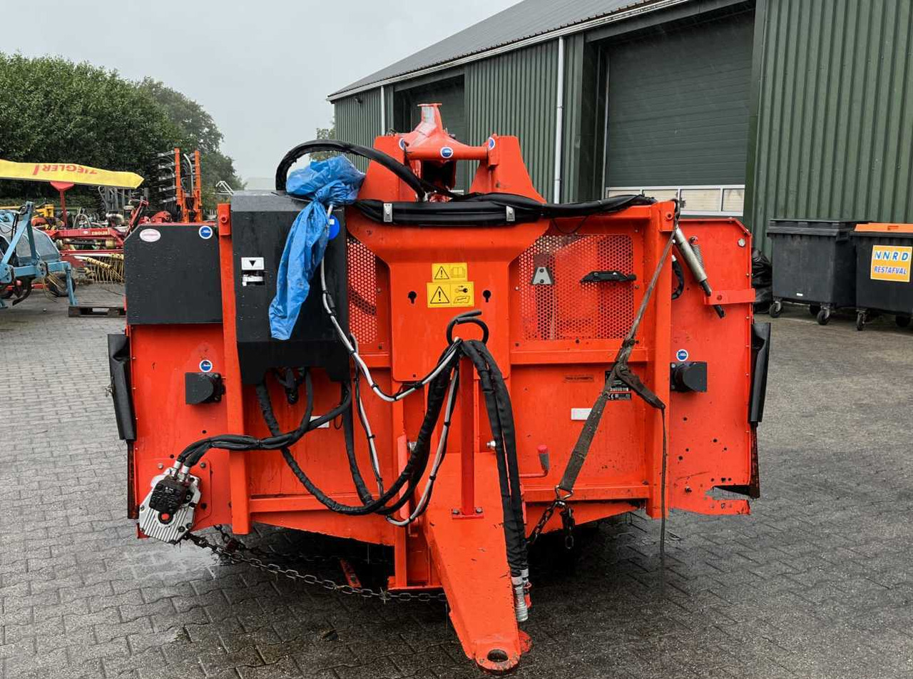 Kuhn Polycrock 3850 voermachines - Vagon-miješalica za krmivo: slika Kuhn Polycrock 3850 voermachines - Vagon-miješalica za krmivo Kuhn Polycrock 3850 voermachines - Vagon-miješalica za krmivo: slika Kuhn Polycrock 3850 voermachines - Vagon-miješalica za krmivo