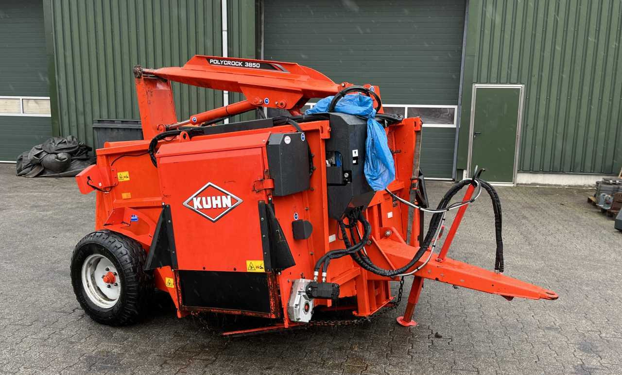 Kuhn Polycrock 3850 voermachines - Vagon-miješalica za krmivo: slika Kuhn Polycrock 3850 voermachines - Vagon-miješalica za krmivo Kuhn Polycrock 3850 voermachines - Vagon-miješalica za krmivo: slika Kuhn Polycrock 3850 voermachines - Vagon-miješalica za krmivo