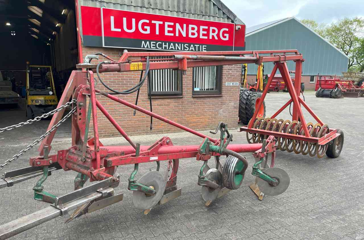 Kverneland 4 schaar ploeg + Evers vorenpakker grondbewerking - Plug: slika Kverneland 4 schaar ploeg + Evers vorenpakker grondbewerking - Plug Kverneland 4 schaar ploeg + Evers vorenpakker grondbewerking - Plug: slika Kverneland 4 schaar ploeg + Evers vorenpakker grondbewerking - Plug