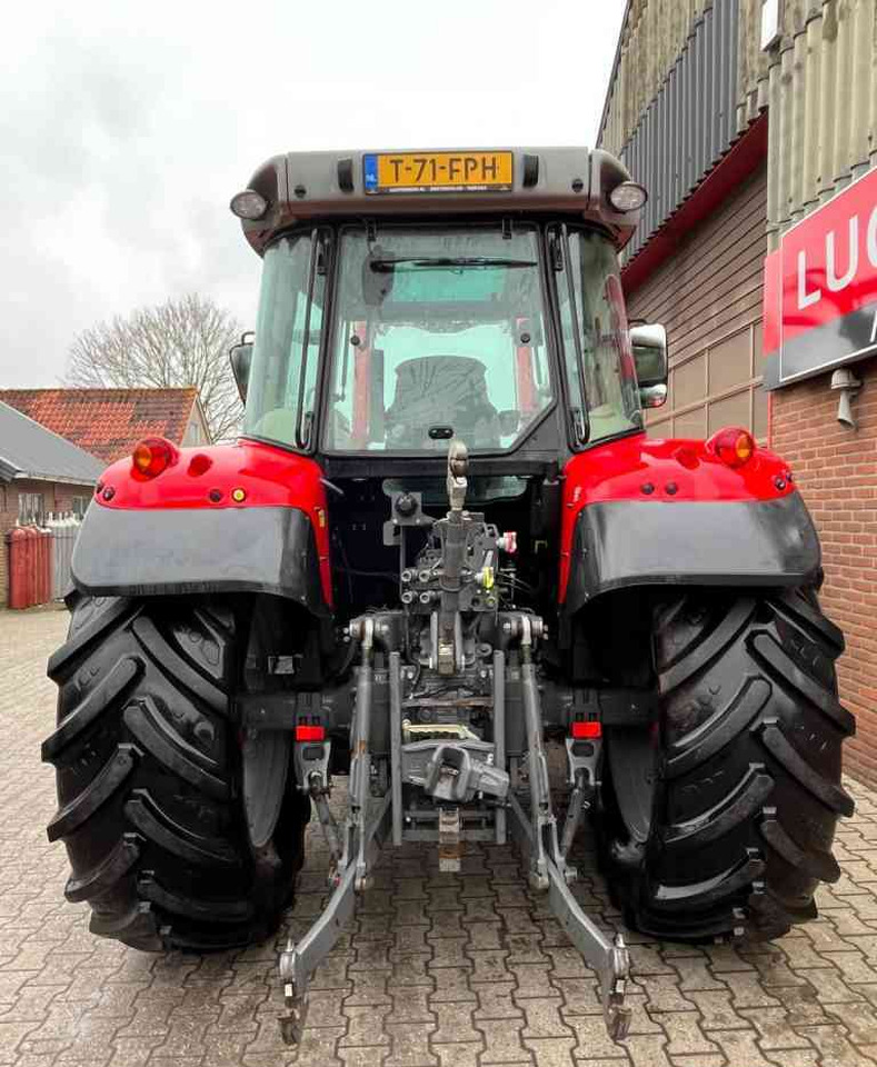 Massey Ferguson 5710S Dyna-4 Essential Voorlader Tractoren - Traktor: slika Massey Ferguson 5710S Dyna-4 Essential Voorlader Tractoren - Traktor Massey Ferguson 5710S Dyna-4 Essential Voorlader Tractoren - Traktor: slika Massey Ferguson 5710S Dyna-4 Essential Voorlader Tractoren - Traktor