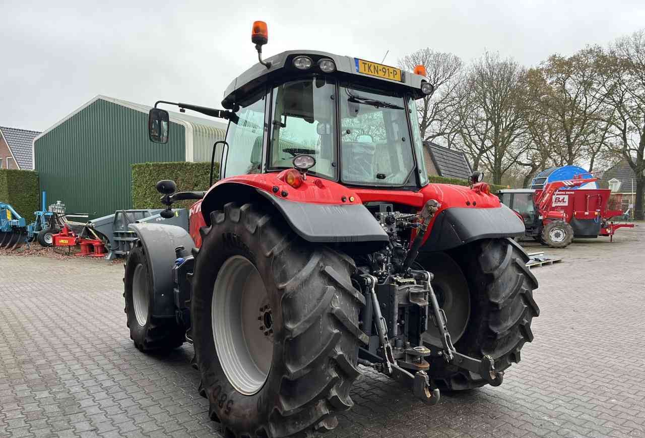 Massey Ferguson 7715 Dyna-6 Essential Tractoren - Traktor: slika Massey Ferguson 7715 Dyna-6 Essential Tractoren - Traktor Massey Ferguson 7715 Dyna-6 Essential Tractoren - Traktor: slika Massey Ferguson 7715 Dyna-6 Essential Tractoren - Traktor