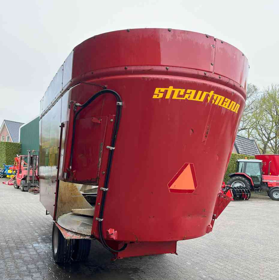 Vagon-miješalica za krmivo Strautmann Verti-Mix 2401 Voermengwagen, voerwagen, mixer, voermachines: slika Vagon-miješalica za krmivo Strautmann Verti-Mix 2401 Voermengwagen, voerwagen, mixer, voermachines Vagon-miješalica za krmivo Strautmann Verti-Mix 2401 Voermengwagen, voerwagen, mixer, voermachines: slika Vagon-miješalica za krmivo Strautmann Verti-Mix 2401 Voermengwagen, voerwagen, mixer, voermachines