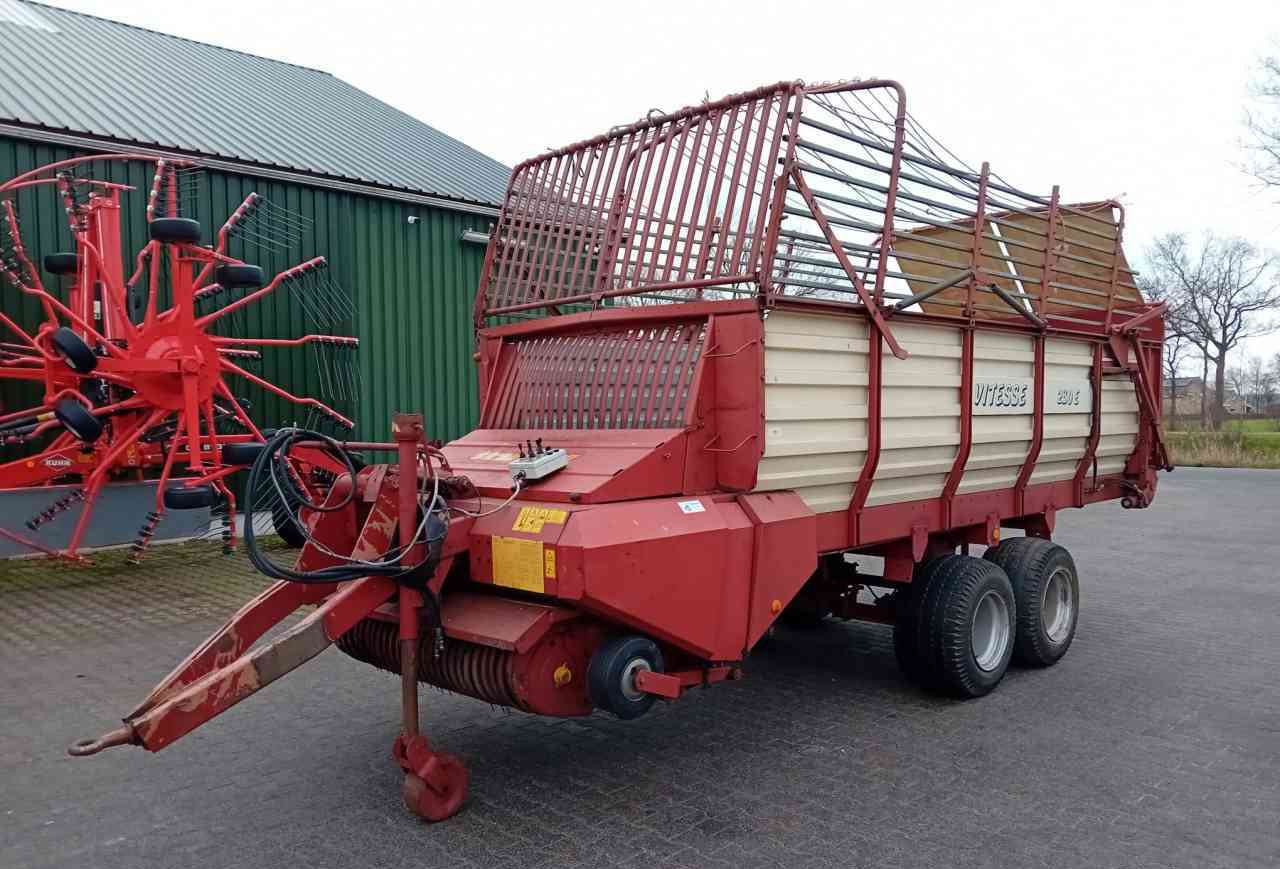 Strautmann Vitesse 230E opraapwagen, ladewagen, weidebouwmachines - Samoutovarni vagon: slika Strautmann Vitesse 230E opraapwagen, ladewagen, weidebouwmachines - Samoutovarni vagon Strautmann Vitesse 230E opraapwagen, ladewagen, weidebouwmachines - Samoutovarni vagon: slika Strautmann Vitesse 230E opraapwagen, ladewagen, weidebouwmachines - Samoutovarni vagon