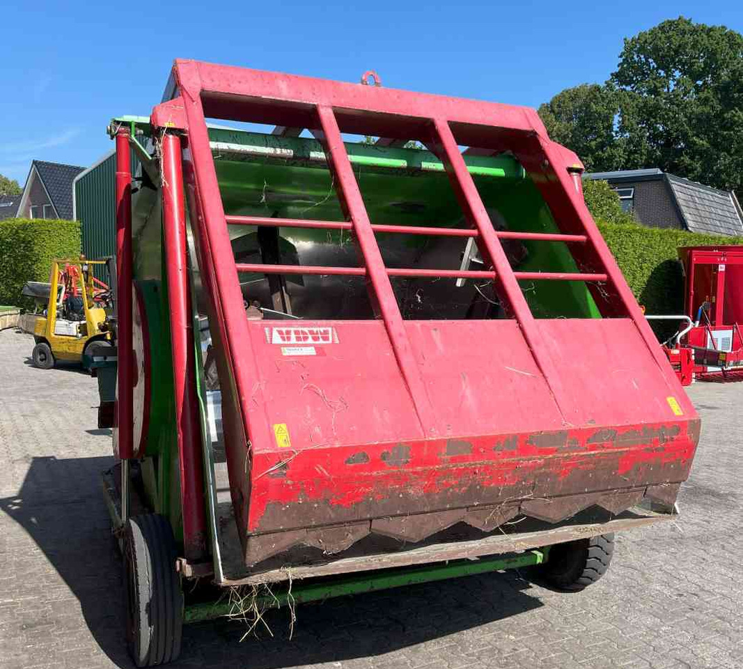 VDW UMD 5 Voermengwagen, peddelmenger, voerwagen, voermachines - Vagon-miješalica za krmivo: slika VDW UMD 5 Voermengwagen, peddelmenger, voerwagen, voermachines - Vagon-miješalica za krmivo VDW UMD 5 Voermengwagen, peddelmenger, voerwagen, voermachines - Vagon-miješalica za krmivo: slika VDW UMD 5 Voermengwagen, peddelmenger, voerwagen, voermachines - Vagon-miješalica za krmivo