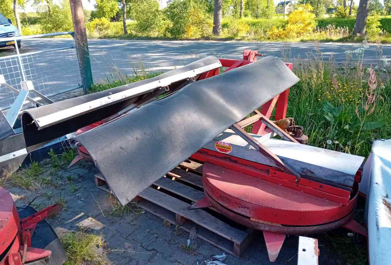 Vliebo VLK1100 kuilverdeler - Stroj za usitnjavanje slame: slika Vliebo VLK1100 kuilverdeler - Stroj za usitnjavanje slame Vliebo VLK1100 kuilverdeler - Stroj za usitnjavanje slame: slika Vliebo VLK1100 kuilverdeler - Stroj za usitnjavanje slame