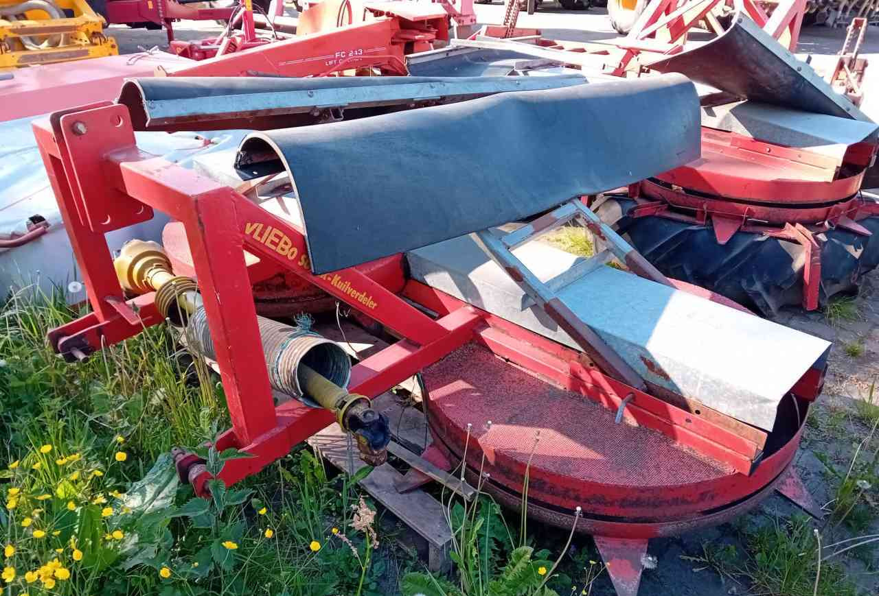 Vliebo VLK1100 kuilverdeler - Stroj za usitnjavanje slame: slika Vliebo VLK1100 kuilverdeler - Stroj za usitnjavanje slame Vliebo VLK1100 kuilverdeler - Stroj za usitnjavanje slame: slika Vliebo VLK1100 kuilverdeler - Stroj za usitnjavanje slame