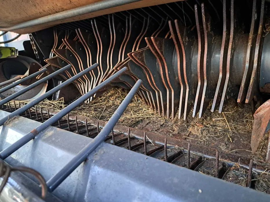 Claas Variant 385 Roto Cut - Rolo balirka: slika Claas Variant 385 Roto Cut - Rolo balirka Claas Variant 385 Roto Cut - Rolo balirka: slika Claas Variant 385 Roto Cut - Rolo balirka