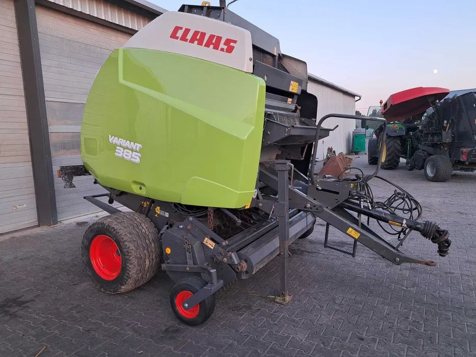 Claas Variant 385 Roto Cut - Rolo balirka: slika Claas Variant 385 Roto Cut - Rolo balirka Claas Variant 385 Roto Cut - Rolo balirka: slika Claas Variant 385 Roto Cut - Rolo balirka