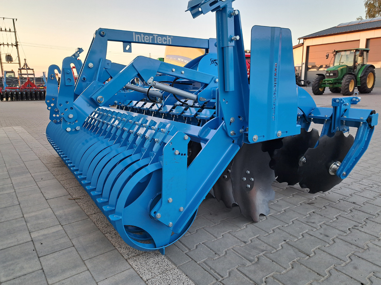 INTER-TECH 3.0m - Tanjurača: slika INTER-TECH 3.0m - Tanjurača INTER-TECH 3.0m - Tanjurača: slika INTER-TECH 3.0m - Tanjurača