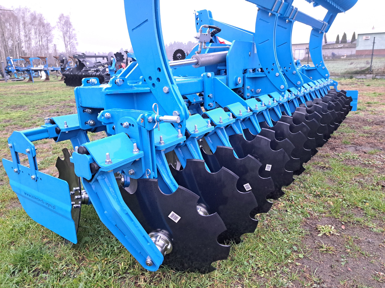 INTER-TECH 4.0m - Tanjurača: slika INTER-TECH 4.0m - Tanjurača INTER-TECH 4.0m - Tanjurača: slika INTER-TECH 4.0m - Tanjurača