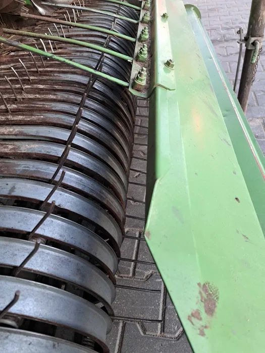 Krone 1250 Round Pack - Rolo balirka: slika Krone 1250 Round Pack - Rolo balirka Krone 1250 Round Pack - Rolo balirka: slika Krone 1250 Round Pack - Rolo balirka
