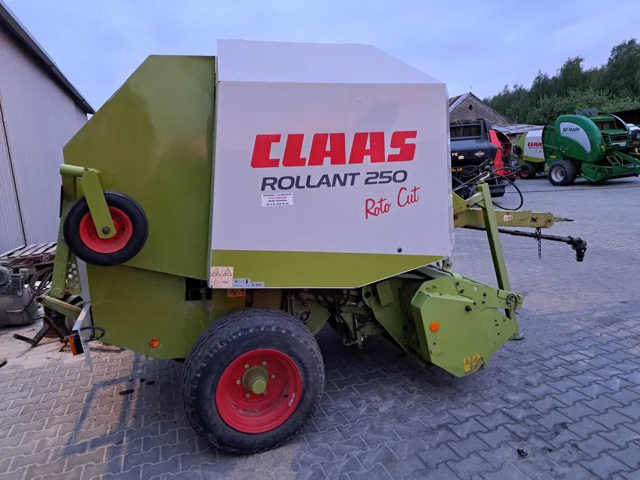 PRASA ROLUJĄCA CLAAS ROLLANT 250 RC 255 - Rolo balirka: slika  PRASA ROLUJĄCA CLAAS ROLLANT 250 RC 255 - Rolo balirka PRASA ROLUJĄCA CLAAS ROLLANT 250 RC 255 - Rolo balirka: slika  PRASA ROLUJĄCA CLAAS ROLLANT 250 RC 255 - Rolo balirka