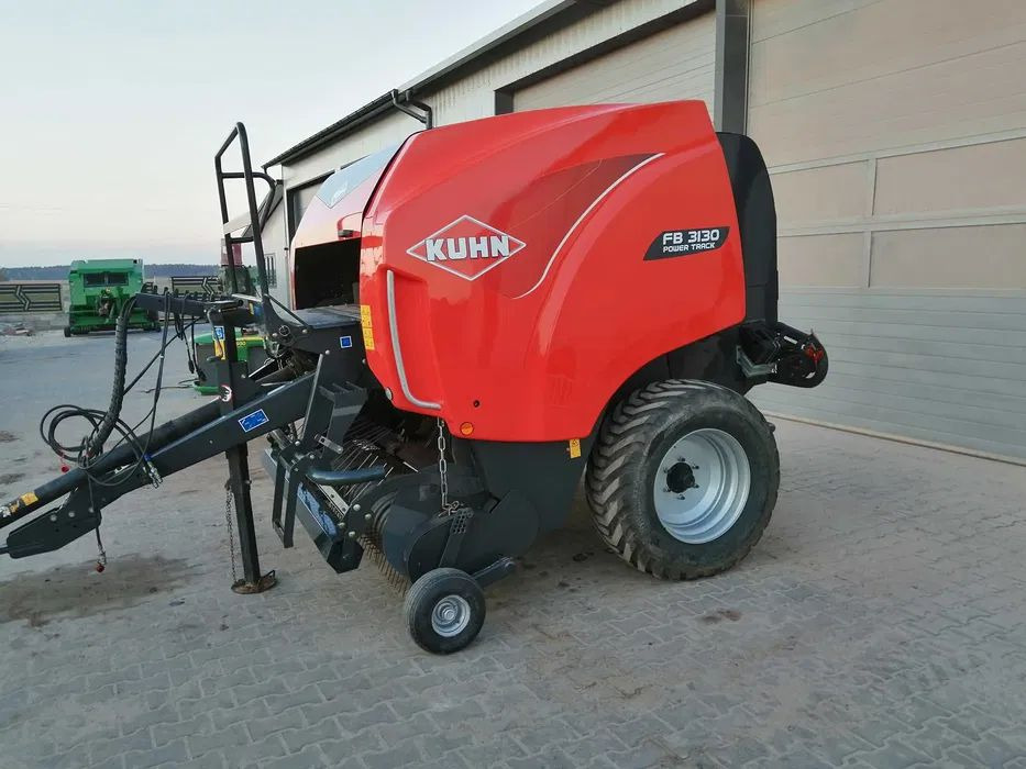 Prasa rolująca Kuhn 3130 Power track 2017r. - Rolo balirka: slika Prasa rolująca Kuhn 3130 Power track 2017r. - Rolo balirka Prasa rolująca Kuhn 3130 Power track 2017r. - Rolo balirka: slika Prasa rolująca Kuhn 3130 Power track 2017r. - Rolo balirka