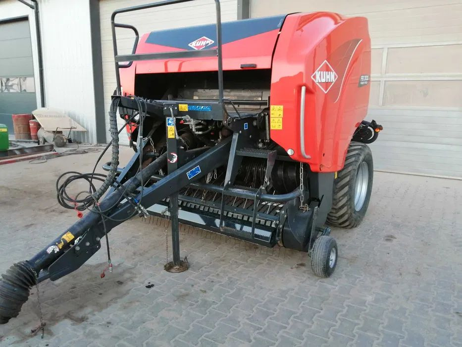 Prasa rolująca Kuhn 3130 Power track 2017r. - Rolo balirka: slika Prasa rolująca Kuhn 3130 Power track 2017r. - Rolo balirka Prasa rolująca Kuhn 3130 Power track 2017r. - Rolo balirka: slika Prasa rolująca Kuhn 3130 Power track 2017r. - Rolo balirka