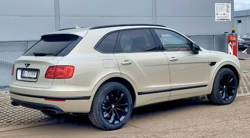 Bentley BENTAYGA 6.0 W12 - Automobil: slika Bentley BENTAYGA 6.0 W12 - Automobil Bentley BENTAYGA 6.0 W12 - Automobil: slika Bentley BENTAYGA 6.0 W12 - Automobil