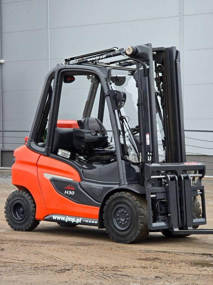 Linde H30T-01 - Plinski viličar: slika Linde H30T-01 - Plinski viličar Linde H30T-01 - Plinski viličar: slika Linde H30T-01 - Plinski viličar