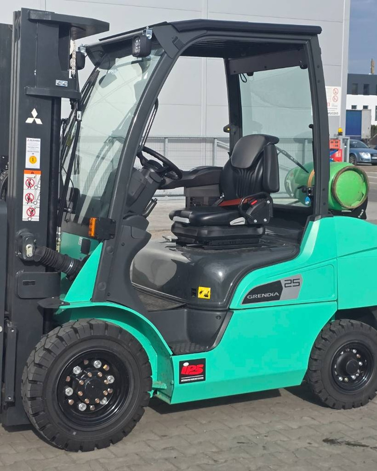 Plinski viličar Mitsubishi FG 25 N DEMO like NEW: slika Plinski viličar Mitsubishi FG 25 N DEMO like NEW Plinski viličar Mitsubishi FG 25 N DEMO like NEW: slika Plinski viličar Mitsubishi FG 25 N DEMO like NEW