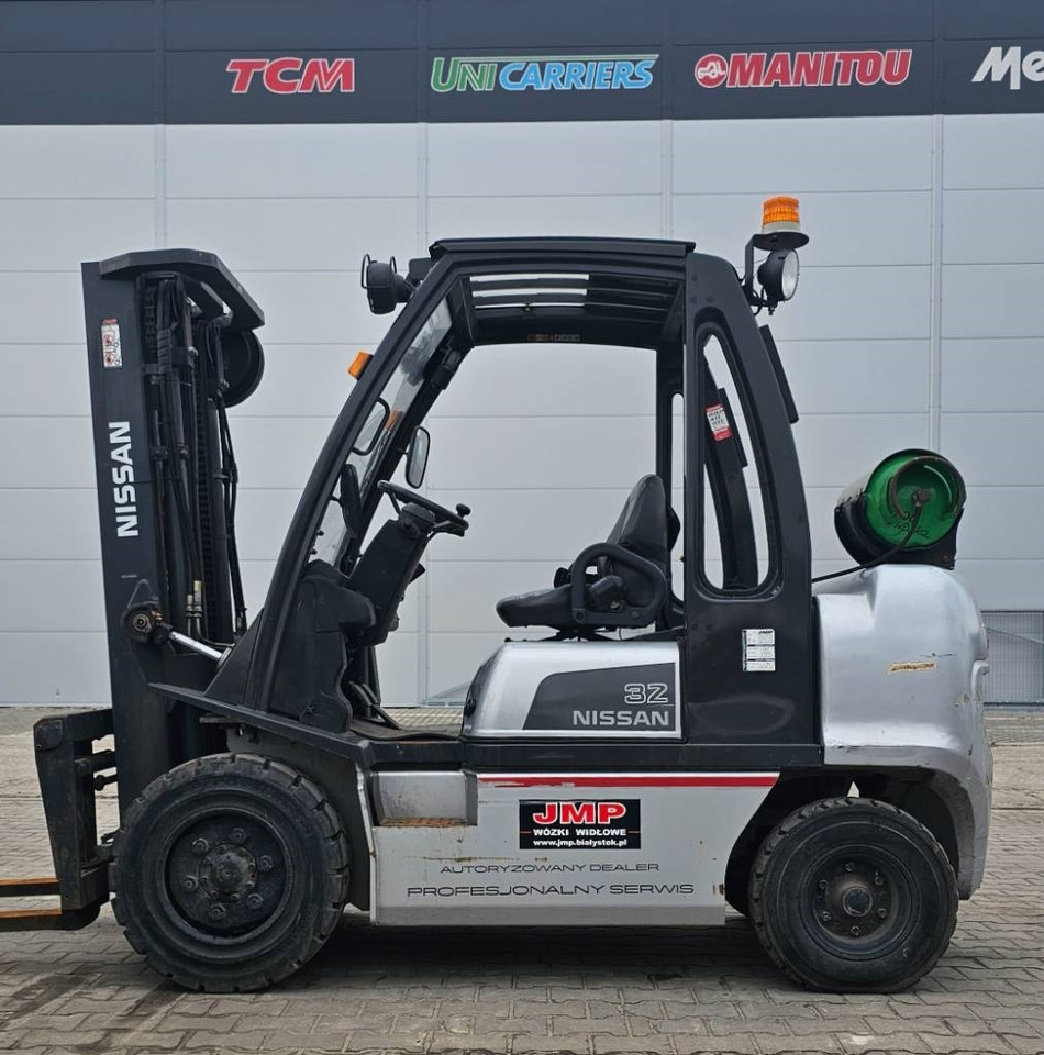 Nissan UG1D2A32LQ - Plinski viličar: slika Nissan UG1D2A32LQ - Plinski viličar Nissan UG1D2A32LQ - Plinski viličar: slika Nissan UG1D2A32LQ - Plinski viličar