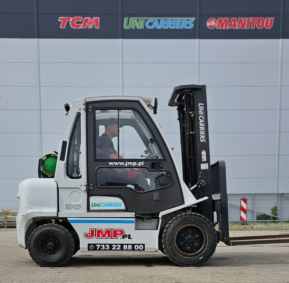 UniCarriers UG1D2A30LQ DX30 - Plinski viličar: slika UniCarriers UG1D2A30LQ DX30 - Plinski viličar UniCarriers UG1D2A30LQ DX30 - Plinski viličar: slika UniCarriers UG1D2A30LQ DX30 - Plinski viličar
