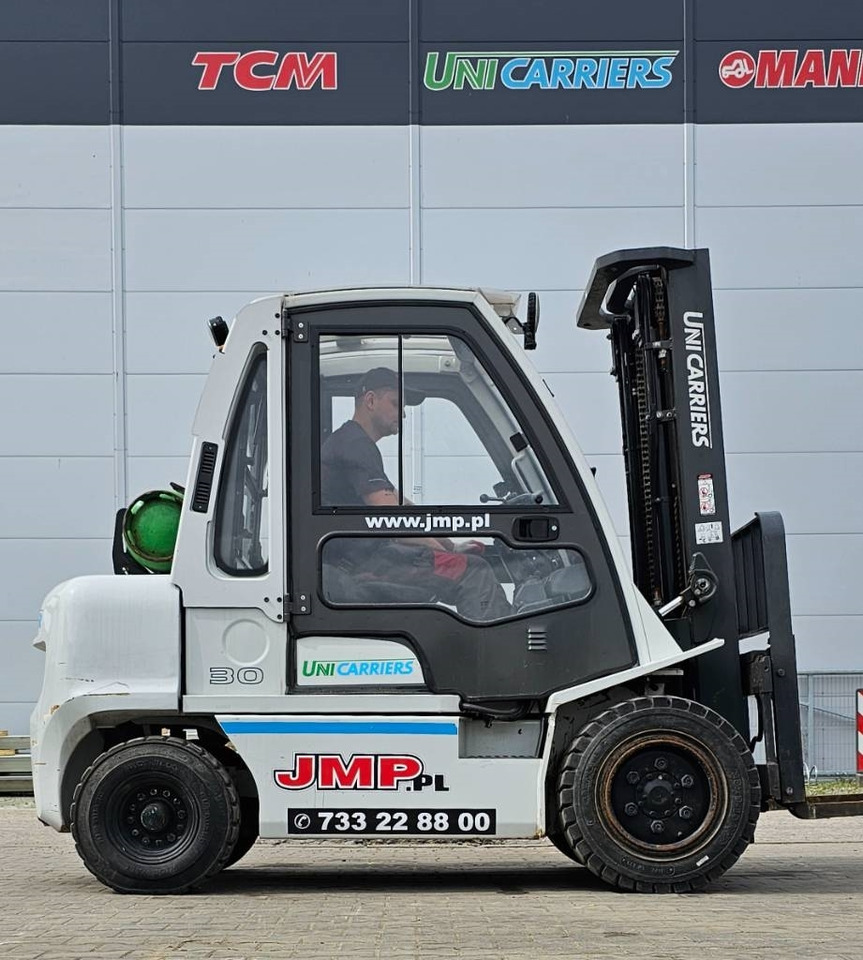 UniCarriers UG1D2A30LQ DX30 - Plinski viličar: slika UniCarriers UG1D2A30LQ DX30 - Plinski viličar UniCarriers UG1D2A30LQ DX30 - Plinski viličar: slika UniCarriers UG1D2A30LQ DX30 - Plinski viličar