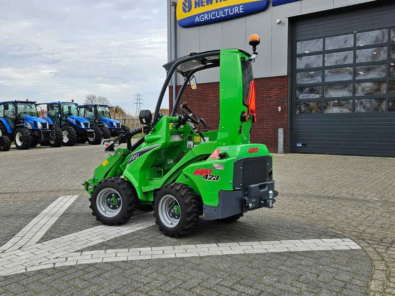 Avant 423 mini-shovel - Kompaktni utovarivač gusjeničar: slika Avant 423 mini-shovel - Kompaktni utovarivač gusjeničar Avant 423 mini-shovel - Kompaktni utovarivač gusjeničar: slika Avant 423 mini-shovel - Kompaktni utovarivač gusjeničar