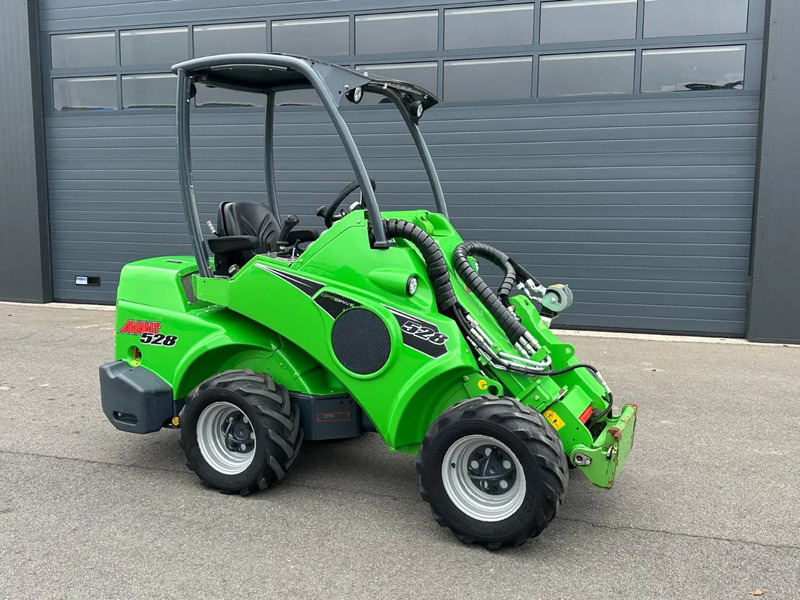 Avant 528 mini-shovel - Kompaktni utovarivač gusjeničar: slika Avant 528 mini-shovel - Kompaktni utovarivač gusjeničar Avant 528 mini-shovel - Kompaktni utovarivač gusjeničar: slika Avant 528 mini-shovel - Kompaktni utovarivač gusjeničar