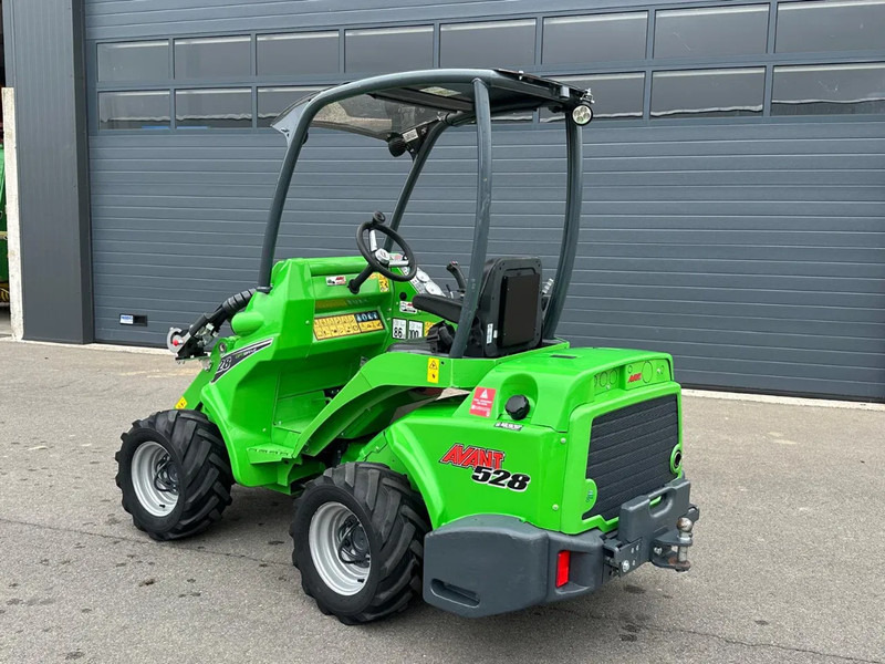 Avant 528 mini-shovel - Kompaktni utovarivač gusjeničar: slika Avant 528 mini-shovel - Kompaktni utovarivač gusjeničar Avant 528 mini-shovel - Kompaktni utovarivač gusjeničar: slika Avant 528 mini-shovel - Kompaktni utovarivač gusjeničar