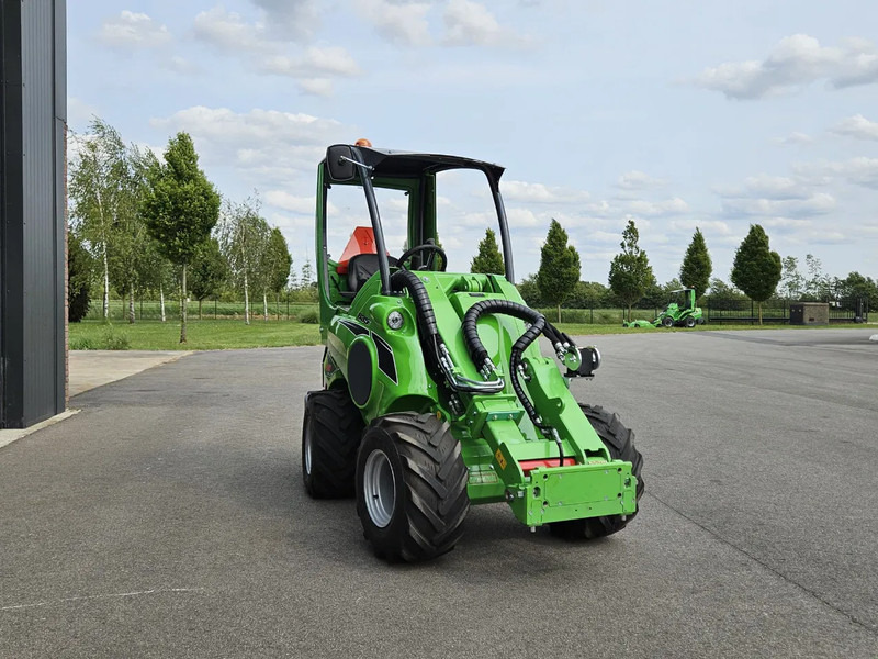 Kompaktni utovarivač gusjeničar Avant 635i Rental mini-shovel: slika Kompaktni utovarivač gusjeničar Avant 635i Rental mini-shovel