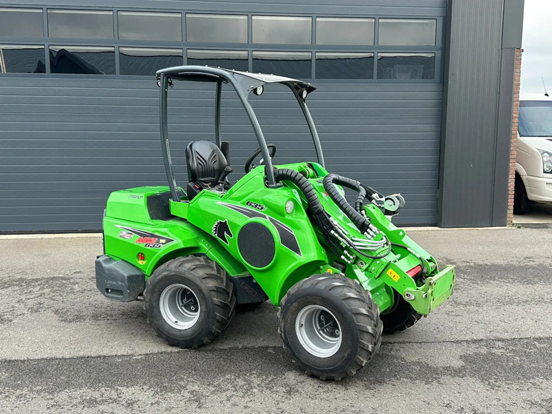 Avant 635i mini-shovel - Kompaktni utovarivač gusjeničar: slika Avant 635i mini-shovel - Kompaktni utovarivač gusjeničar Avant 635i mini-shovel - Kompaktni utovarivač gusjeničar: slika Avant 635i mini-shovel - Kompaktni utovarivač gusjeničar